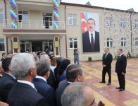 Президент Ильхам Алиев принял участие в открытии в Шеки нового поселка для 423 семей вынужденных переселенцев (ФОТО)