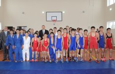 Президент Ильхам Алиев принял участие в открытии в Шеки нового поселка для 423 семей вынужденных переселенцев (ФОТО)