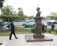 Президент Азербайджана принял участие в церемонии закладки фундамента нового здания Бехметлинской сельской средней школы (ФОТО)