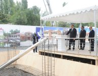 Президент Азербайджана принял участие в церемонии закладки фундамента нового здания Бехметлинской сельской средней школы (ФОТО)