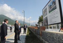 Президент Азербайджана ознакомился с ходом строительства отельного комплекса "Карван-сарай" в Габале (ФОТО)