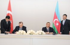 Азербайджан и Турция подписали восемь межправительственных документов (ФОТО)