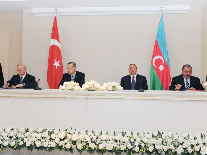 Азербайджан и Турция подписали восемь межправительственных документов (ФОТО)