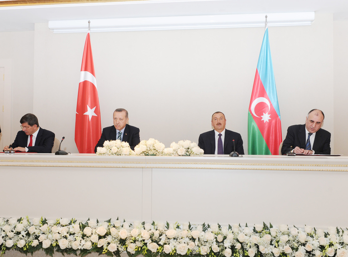 Азербайджан и Турция подписали восемь межправительственных документов (ФОТО)