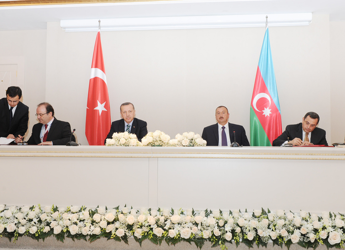 Азербайджан и Турция подписали восемь межправительственных документов (ФОТО)