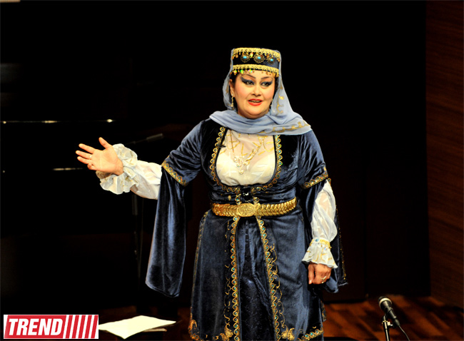 В Баку отметили 180-летие великой поэтессы Хуршидбану Натаван (фотосессия)