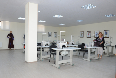 Первая леди Азербайджана приняла участие в открытии профтехучилища в Баку (ФОТО)