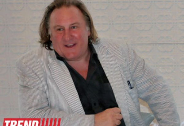 Жерар Депардье прибыл в Баку для реализации проектов  в области киноиндустрии