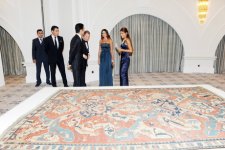 Первая леди Азербайджана приняла участие в церемонии открытия первой выставки  «Christie’s» в Баку (ФОТО)