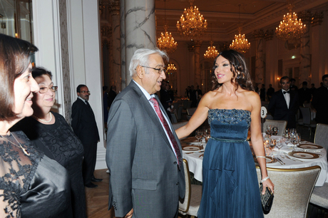 Первая леди Азербайджана приняла участие в церемонии открытия первой выставки  «Christie’s» в Баку (ФОТО)