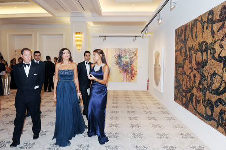Первая леди Азербайджана приняла участие в церемонии открытия первой выставки  «Christie’s» в Баку (ФОТО)