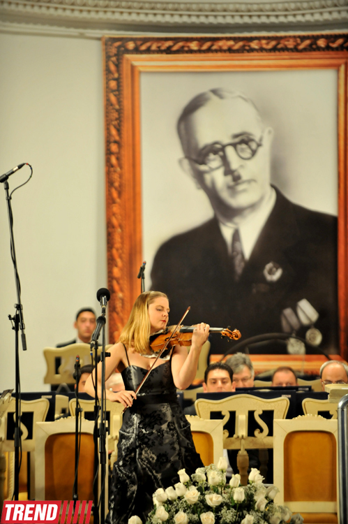 В Баку открылся IV Международный музыкальный фестиваль имени Узеира Гаджибейли (фото)