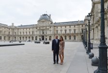 Президент Азербайджана и его супруга приняли участие в церемонии открытия новых залов Лувра в Париже, посвященных  исламскому искусству (ФОТО)