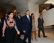 Президент Азербайджана и его супруга приняли участие в церемонии открытия новых залов Лувра в Париже, посвященных  исламскому искусству (ФОТО)