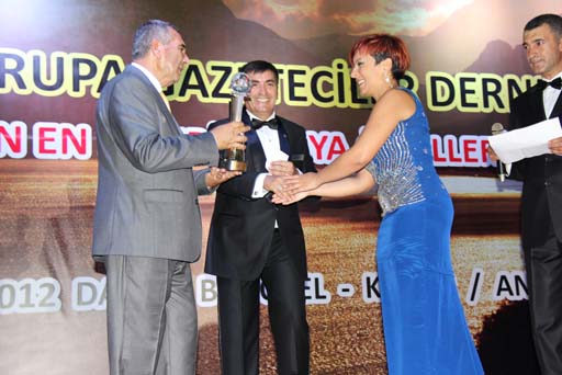 Тунзаля Агаева удостоена в Турции звания "Исполнитель года" (фото)