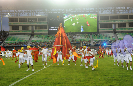 Президент Ильхам Алиев его супруга приняли участие на церемонии открытия ЧМ по футболу среди женщин до 17 лет (ФОТО)