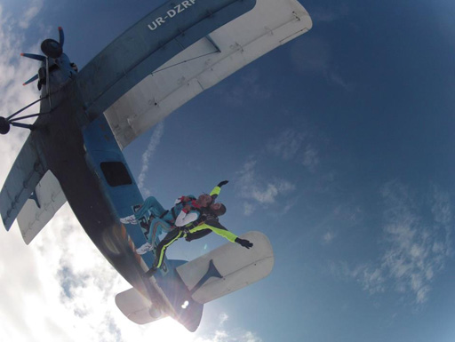 Кямал Мамедов покорил небо Украины с азербайджанским флагом (видео-фото)