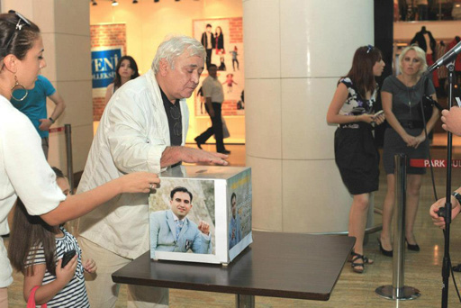 В Баку состоялась благотворительная акция в поддержку телеведущего Нурана Гусейнова (фото)