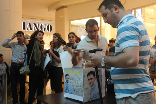 В Баку состоялась благотворительная акция в поддержку телеведущего Нурана Гусейнова (фото)