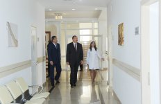 Президент Азербайджана принял участие в открытии отремонтированной поликлиники в Баку (ФОТО)