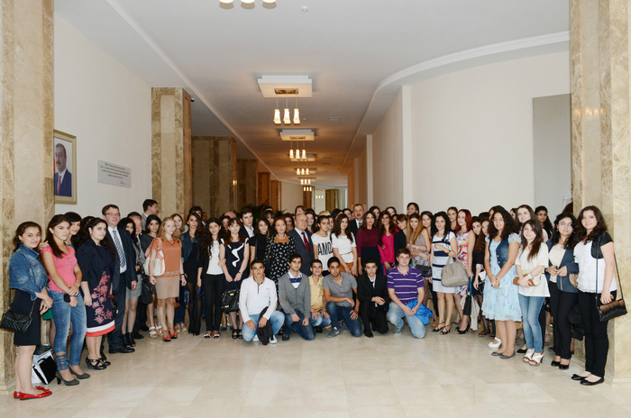 Президент Азербайджана и его супруга приняли участие в открытии нового учебного комплекса Бакинского филиала МГУ им. М.В.Ломоносова (ФОТО)