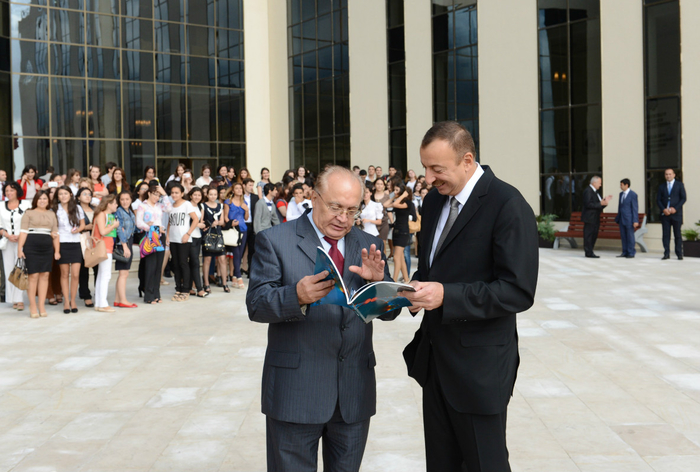 Президент Азербайджана и его супруга приняли участие в открытии нового учебного комплекса Бакинского филиала МГУ им. М.В.Ломоносова (ФОТО)