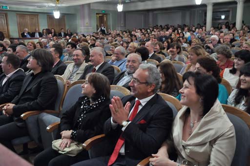 В Санкт-Петербурге с успехом прошел спектакль Азербайджанского театра русской драмы (фотосессия)
