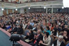 В Санкт-Петербурге с успехом прошел спектакль Азербайджанского театра русской драмы (фотосессия)