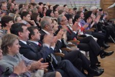 В Санкт-Петербурге с успехом прошел спектакль Азербайджанского театра русской драмы (фотосессия)