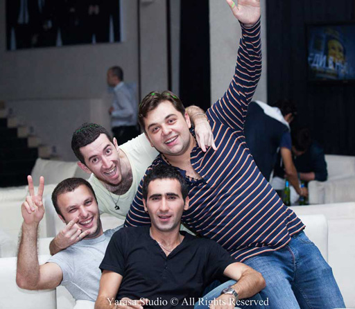 Елена Беркова примет участие в проекте КВН-щика из легендарной команды "Парни из Баку" (фотосессия)