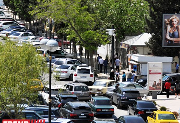 Изменение времени начала занятий и рабочего дня не избавит от пробок на дорогах Баку - эксперты