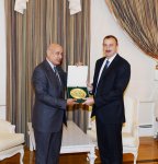 Президент Азербайджана принял гендиректора ISESCO