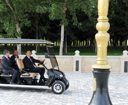 Президент Азербайджана открыл в Евлахе центр отдыха «Бульвар» на берегу Куры (ФОТО)