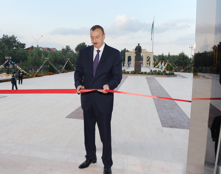 Президент Азербайджана принял участие в открытии Центра Гейдара Алиева в Зардабе (ФОТО)