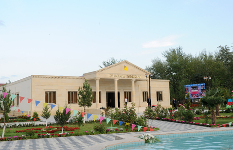 Президент Ильхам Алиев принял участие в открытии Молодежного центра в Зардабе (ФОТО)