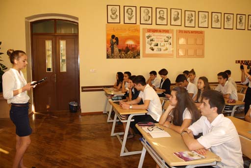 Учащиеся бакинской гимназии подготовили презентацию, посвященную Бородинскому сражению (фото)