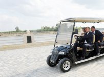Президент Азербайджана открыл в Евлахе центр отдыха «Бульвар» на берегу Куры (ФОТО)
