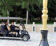 Президент Азербайджана открыл в Евлахе центр отдыха «Бульвар» на берегу Куры (ФОТО)