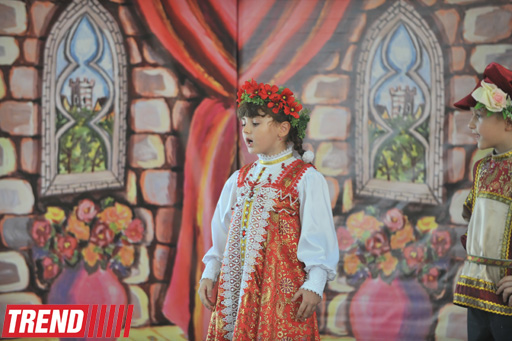 В Баку состоялся детский праздник, посвященный творчеству Шарля Перро (фотосессия)