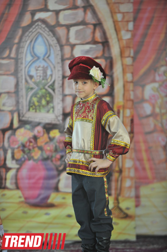 В Баку состоялся детский праздник, посвященный творчеству Шарля Перро (фотосессия)