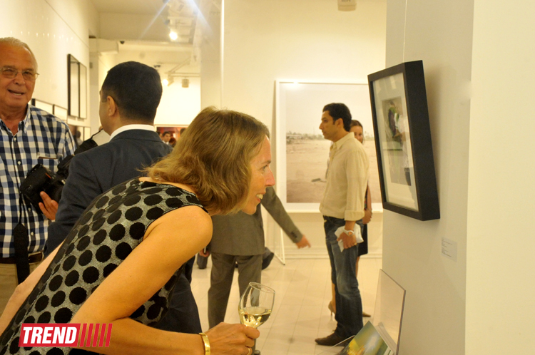 В Баку открылась выставка всемирно известных фотохудожников, посвященная 20-летию работы Statoil в Азербайджане (ФОТО)