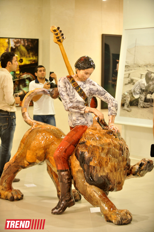 В Баку открылась выставка всемирно известных фотохудожников, посвященная 20-летию работы Statoil в Азербайджане (ФОТО)
