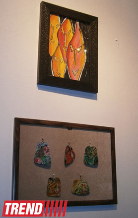 Искусство живописи на ногтях - выставка Ульвии Мусаевой в Баку (фотосессия)