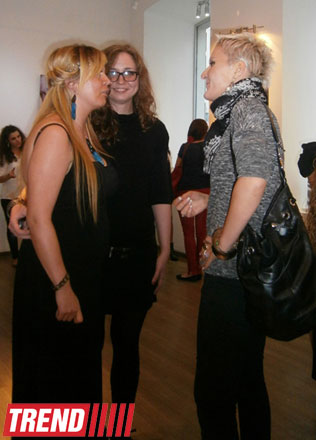 Искусство живописи на ногтях - выставка Ульвии Мусаевой в Баку (фотосессия)