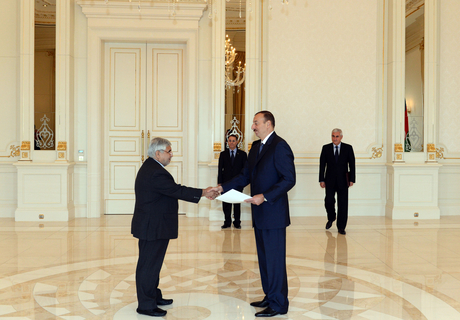 Президент Азербайджана принял верительные грамоты послов Египта, Литвы и Ирана (версия 2) (ФОТО)