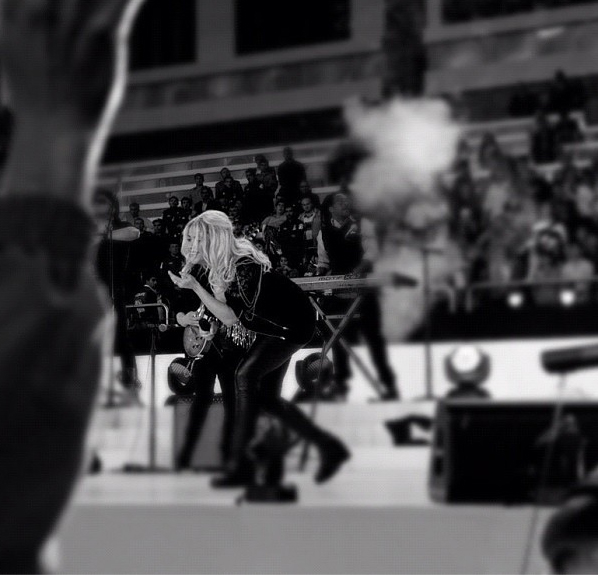 Шакира о концерте в Баку: "Наш первый выход на сцену вместе с малышом! " (видео-фото)