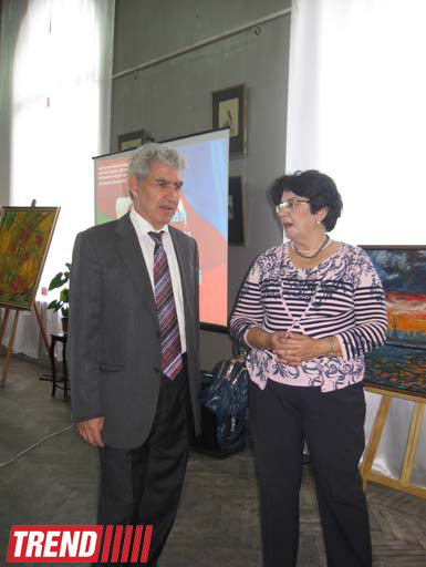 В Баку открылась выставка "Yaşa, Azərbaycanım, yaşa!" (фотосессия)