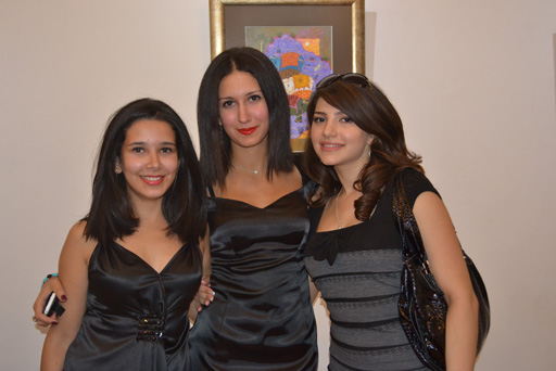 В Баку открылась выставка "Сказки Пери" (фотоcсессия)