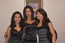 В Баку открылась выставка "Сказки Пери" (фотоcсессия)