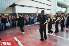 В Баку на фасаде Park Bulvar состоялось уникальное «Вертикальное шоу» (фотосессия)